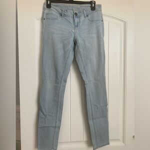 Juniors Light Wash Skinny Jeans 
Vanilla Star Jean co.
